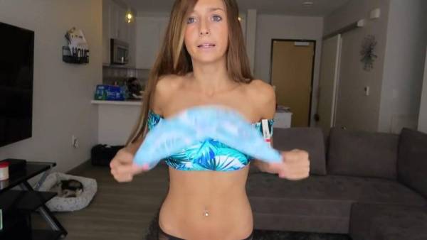 Taylor Alesia Sexy Swimsuits Try-On Video Leaked on leaks.pics