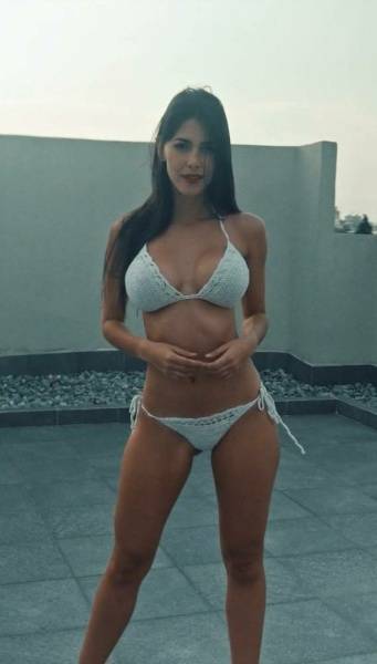 Ari Dugarte Sexy Knit Bikini Modeling Patreon Video  - Venezuela on leaks.pics