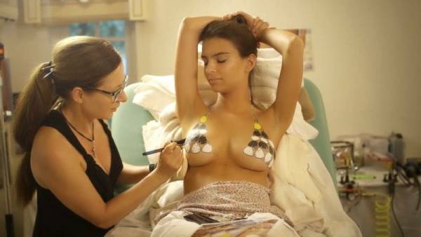 Emily Ratajkowski Nude Body Paint Photoshoot Video  - Usa on leaks.pics