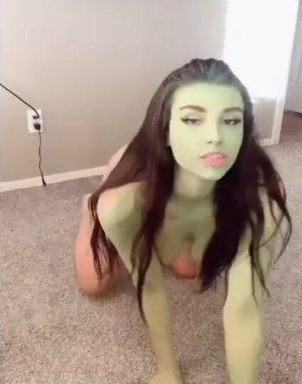 Sunny Ray Beast Girl Masturbating Video on leaks.pics