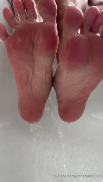 Natalie Roush Wet Feet Cleaning PPV Onlyfans Video Leaked on leaks.pics