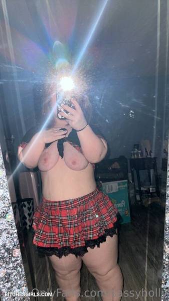 Sassyholly - Holly C Onlyfans Leaked Nude Photo on leaks.pics
