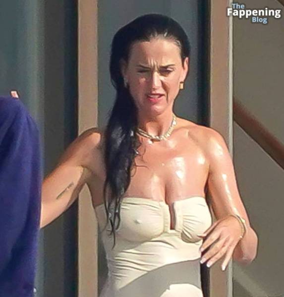 Katy Perry Enjoys Her Summer Holidays in St-Tropez (8 Photos) - France on leaks.pics
