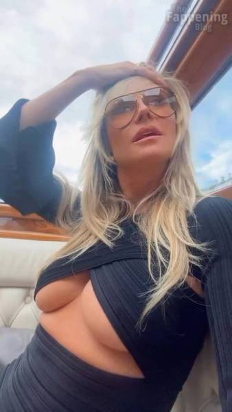 Heidi Klum Hot (2 Pics + Video) on leaks.pics